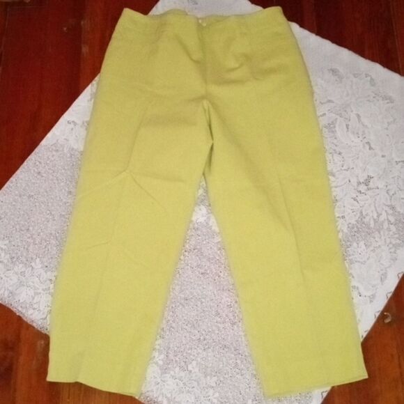 TALBOT'S Women's Heritage Stretch Capris - Picture 1 of 7